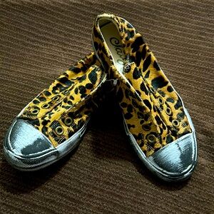NWOT Naughty Monkey leopard faux fur sneakers
